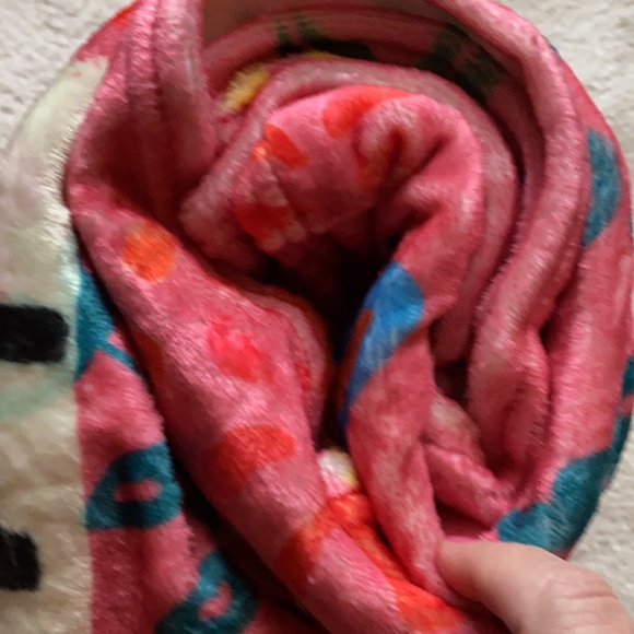 LAST 1 - NEW tapestry/blanket “Live Happy” - Picture 4 of 6